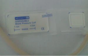 Jednokratni neinvazivni krvni tlak (NIBP) prstiju s jednim cijevom i dvostrukom cjevčicom za novorođenče, dojenčad, dijete i odrasle